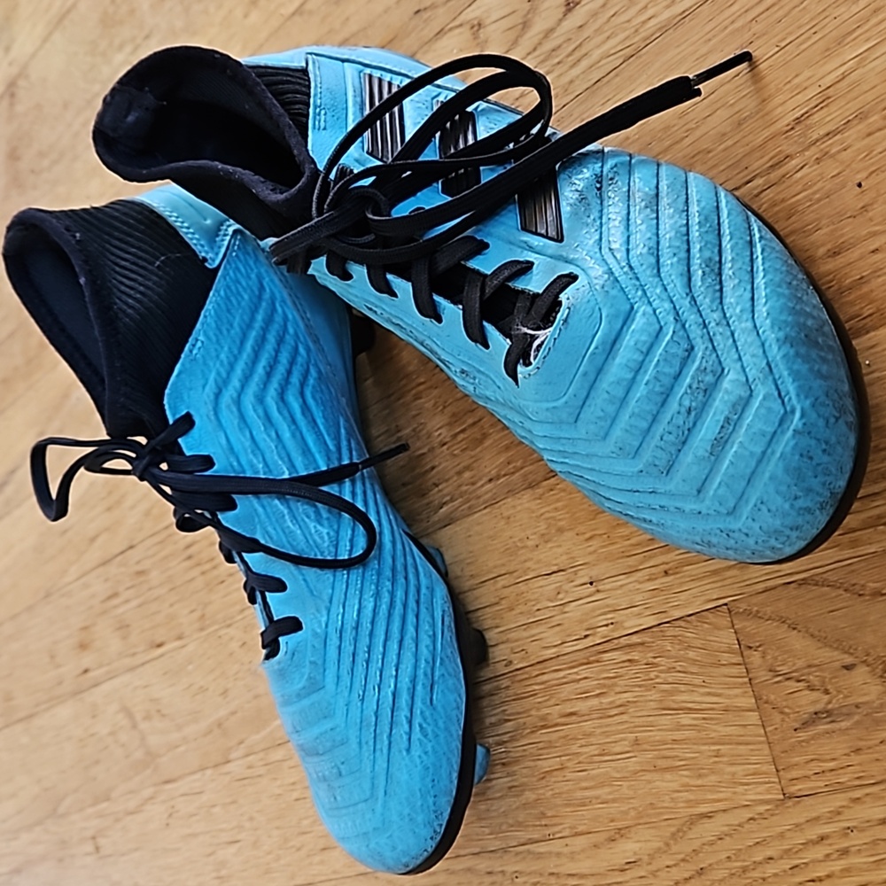 Adidas Predator soccer cleats 7.5
